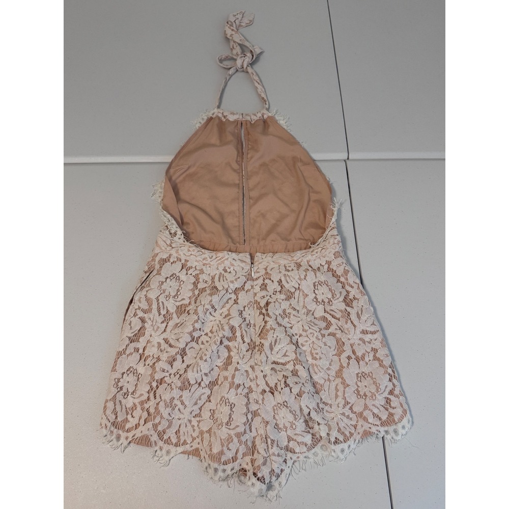 DO+BE Floral Lace Halter Romper Keyhole Eyelash Trim Beige White lace  gf - Picture 5 of 5